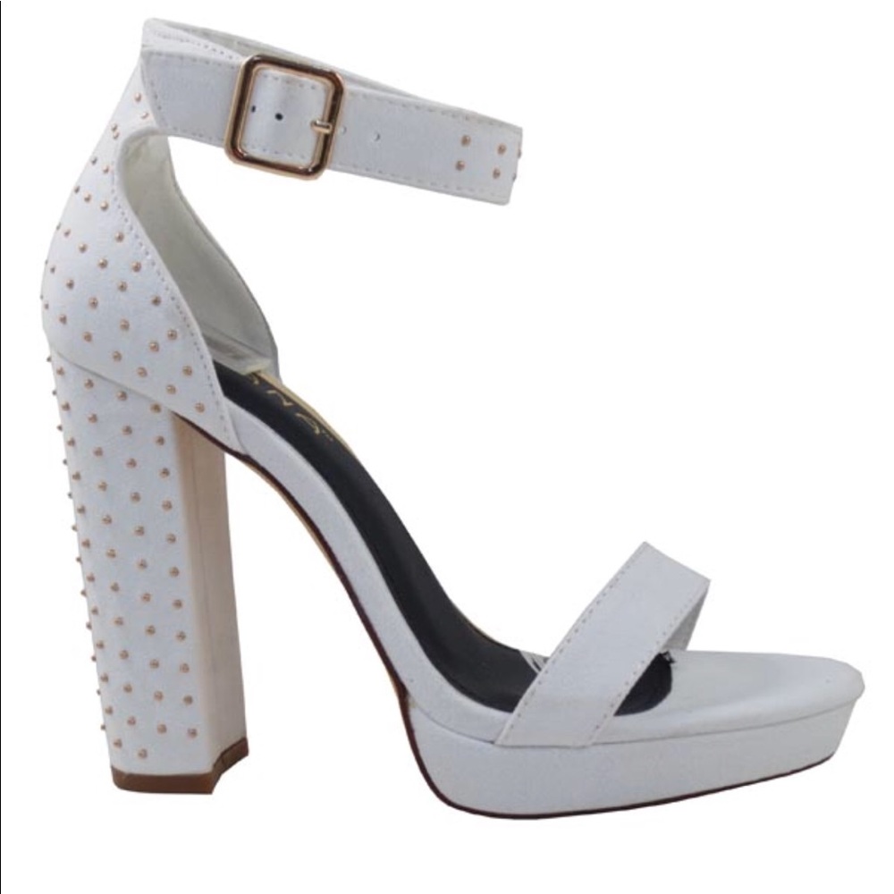 Cardi White - Picture 3 of 4